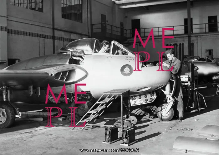 : de Havilland DH-100 Vampire : de Havilland DH-100 Vampire