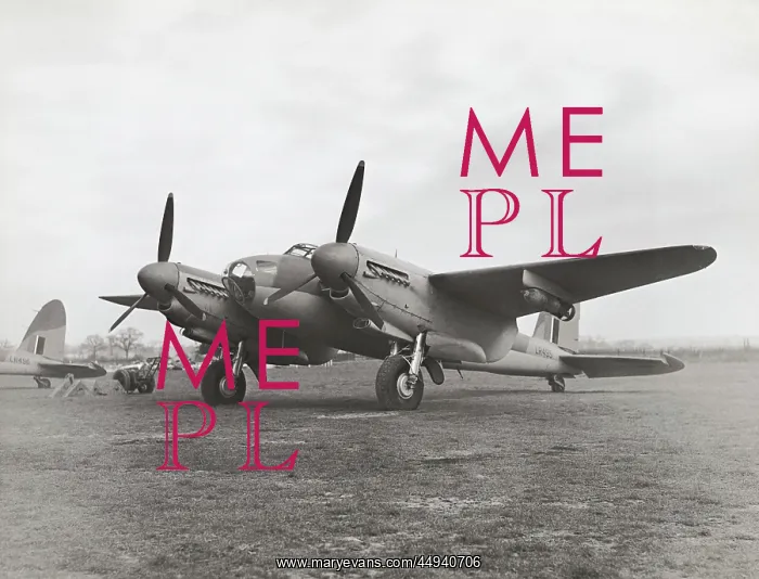  : de Havilland DH-98 Mosquito B-9
