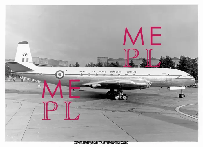 : de Havilland DH.106 Comet C.2 XK697 : de Havilland DH.106 Comet C.2 XK697