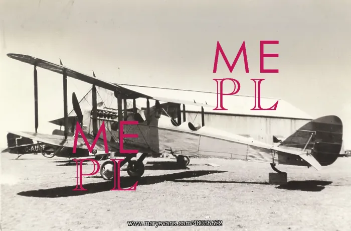 : A de Havilland DH4 introduced by QANTAS : A de Havilland DH4 introduced by QANTAS