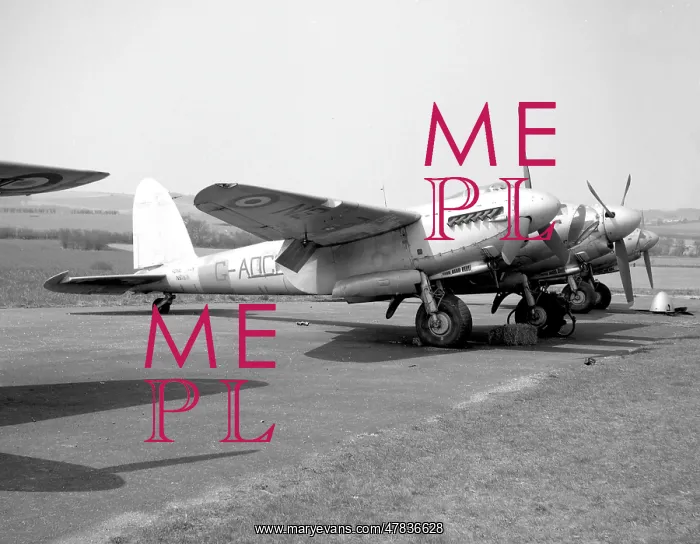 : de Havilland Mosquito PR.16 G-AOCK : de Havilland Mosquito PR.16 G-AOCK