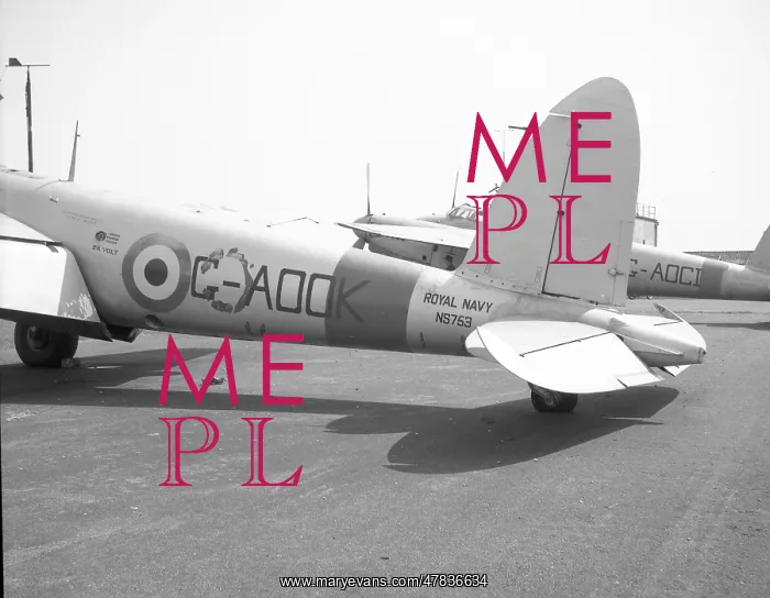 : de Havilland Mosquito PR.16 G-AOCK : de Havilland Mosquito PR.16 G-AOCK