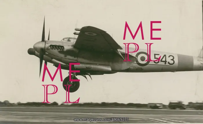 : de Havilland Mosquito TR33 : de Havilland Mosquito TR33