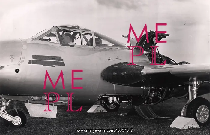 : de Havilland Venom with hatches open : de Havilland Venom with hatches open