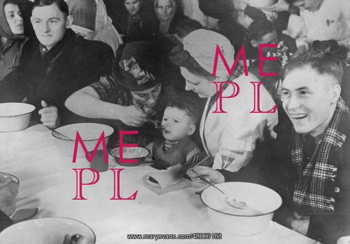 : Having a meal during the resettlement of the Lithuania : Having a meal during the resettlement of the Lithuania