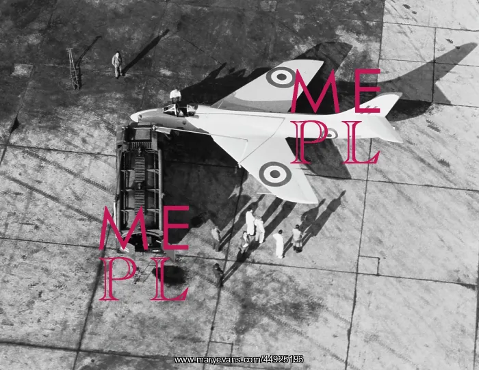 : Hawker Hunter P.1067 : Hawker Hunter P.1067