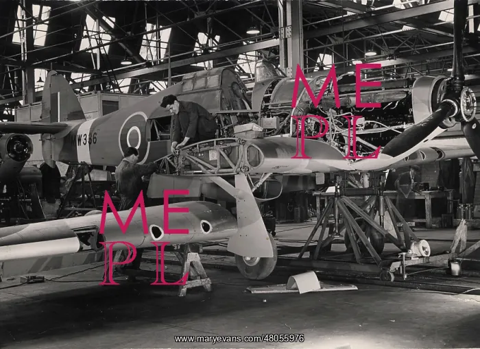 : Hawker Hurricane IIC MW336 under construction : Hawker Hurricane IIC MW336 under construction