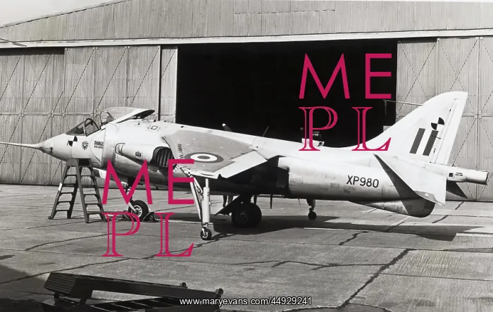 : Hawker P-1127 Kestrel : Hawker P-1127 Kestrel