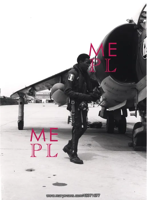: Hawker Siddeley Harrier AV-8A and its pilot : Hawker Siddeley Harrier AV-8A and its pilot