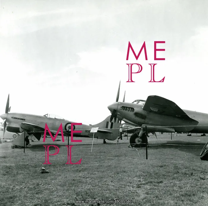 : Hawker Tempest, left, and de Havilland Mosquito at the 5 : Hawker Tempest, left, and de Havilland Mosquito at the 5