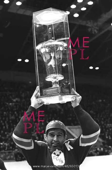 : HC CSKAs captain Anatoli Firsov, 1969 : HC CSKAs captain Anatoli Firsov, 1969