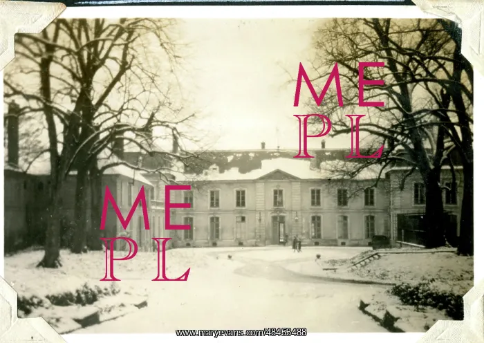 : Headquarters, Chateau d'Etreux, Saint Cloud, France, WW2 : Headquarters, Chateau d'Etreux, Saint Cloud, France, WW2