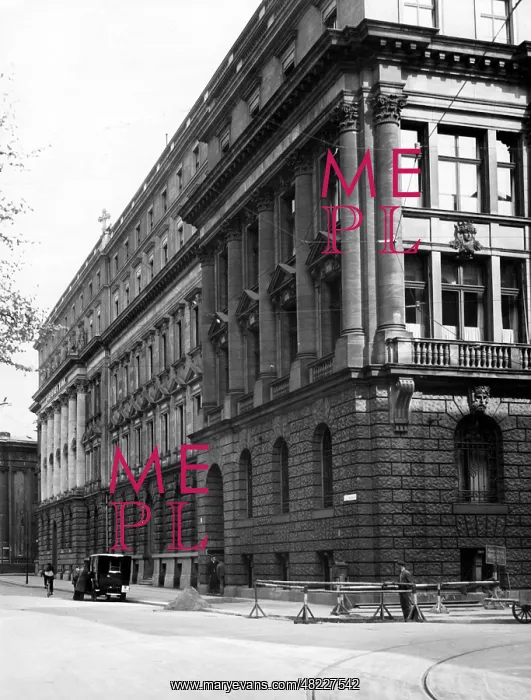 : Headquarters of the Dresdner Bank in Berlin, 1931 : Headquarters of the Dresdner Bank in Berlin, 1931