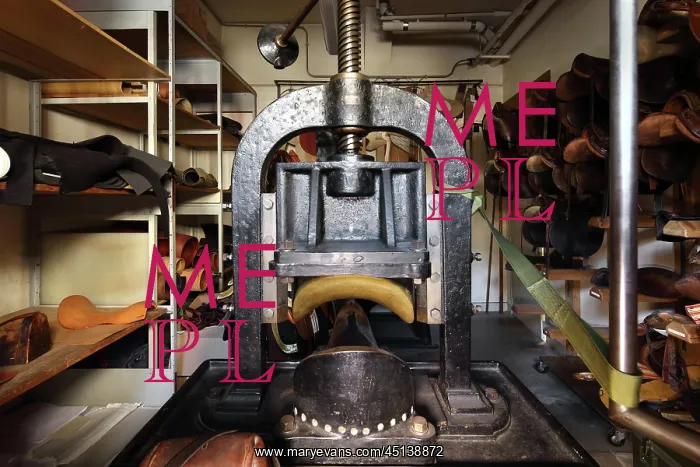 : Heat moulding press, Workshops of the Republican : Heat moulding press, Workshops of the Republican