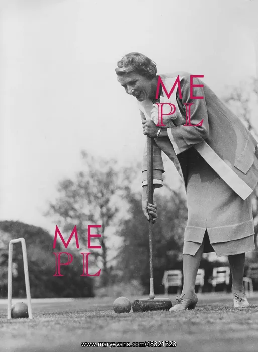 : Heather Thatcher playing croquet, 1936 : Heather Thatcher playing croquet, 1936