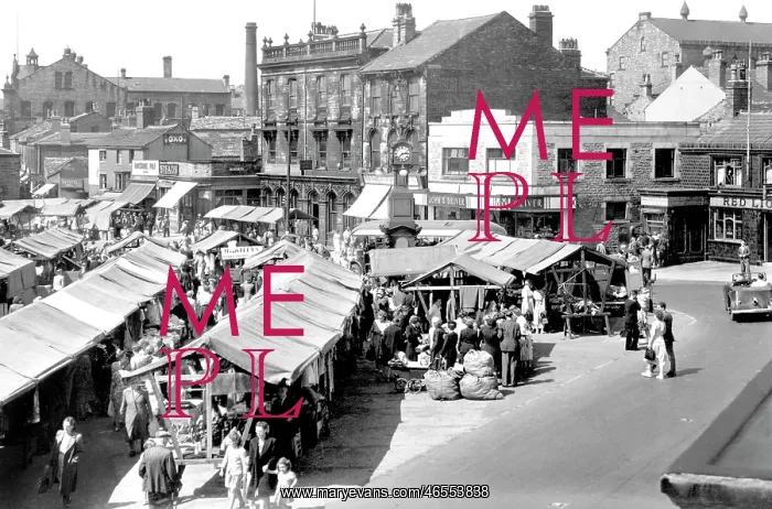  : Heckmondwike, the Market Square c1955