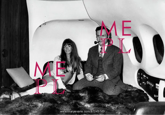 : Hefner Visits London : Hefner Visits London