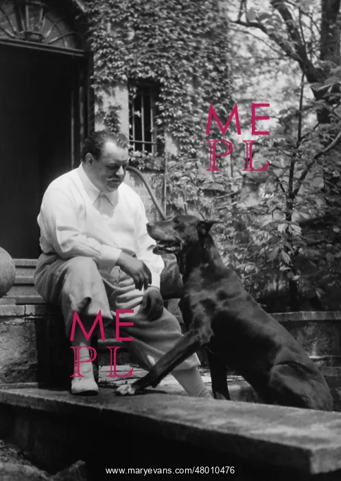  : Heinrich George with his dog, 1937