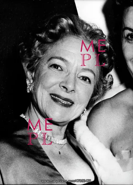 : Helen Hayes makes Academy : Helen Hayes makes Academy