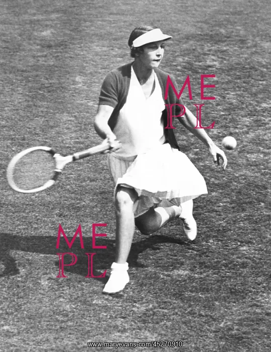 : Helen Wills Moody warming up before her first round : Helen Wills Moody warming up before her first round