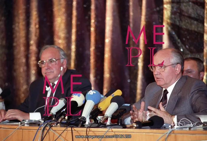 : Helmut Kohl visits USSR, 1990 : Helmut Kohl visits USSR, 1990