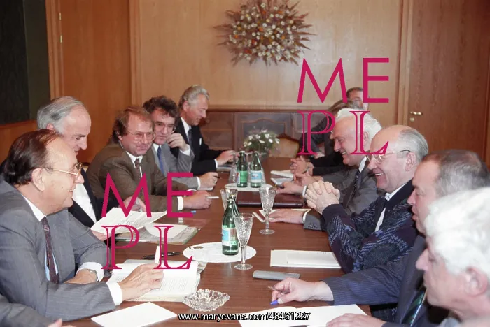 : Helmut Kohl visits USSR, 1990 : Helmut Kohl visits USSR, 1990