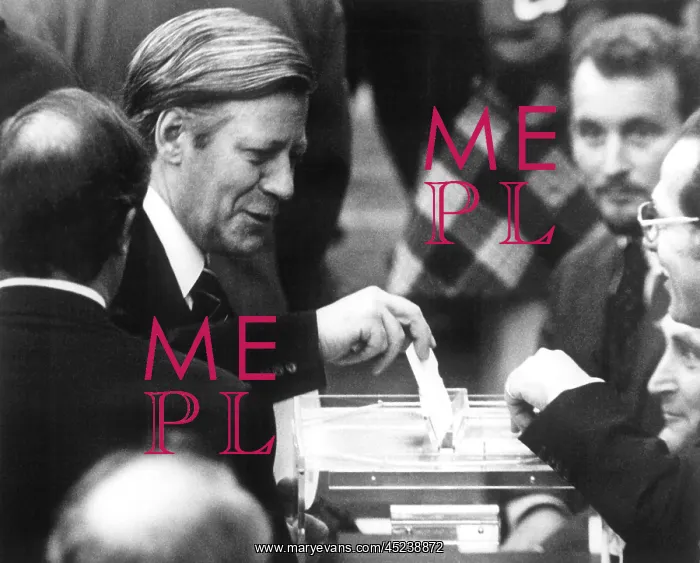 : Helmut Schmidt is elected as new chancellor : Helmut Schmidt is elected as new chancellor