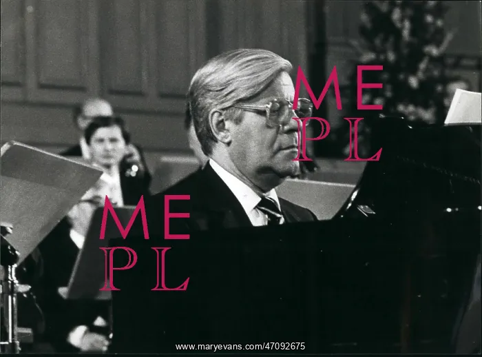 : Helmut Schmidt performing Mozart, Zurich : Helmut Schmidt performing Mozart, Zurich