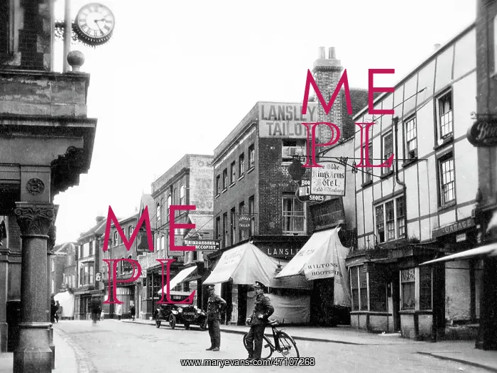  : Hemel Hempstead High Street probably 1920s