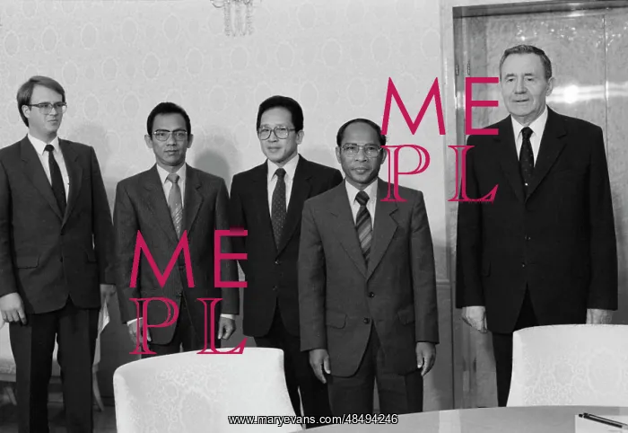 : Heng Samrin visits USSR : Heng Samrin visits USSR