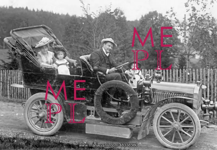 : Henry Bender with family, 1906 : Henry Bender with family, 1906