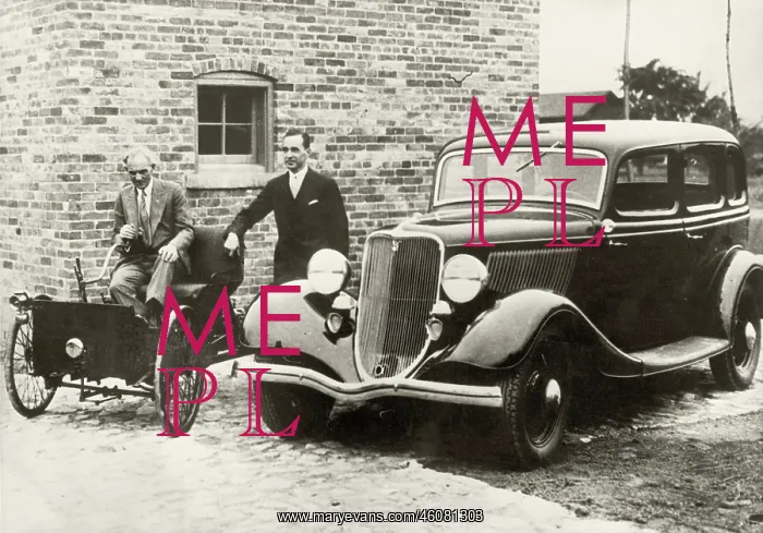 : Henry Ford with the oldest car of his fabrication : Henry Ford with the oldest car of his fabrication
