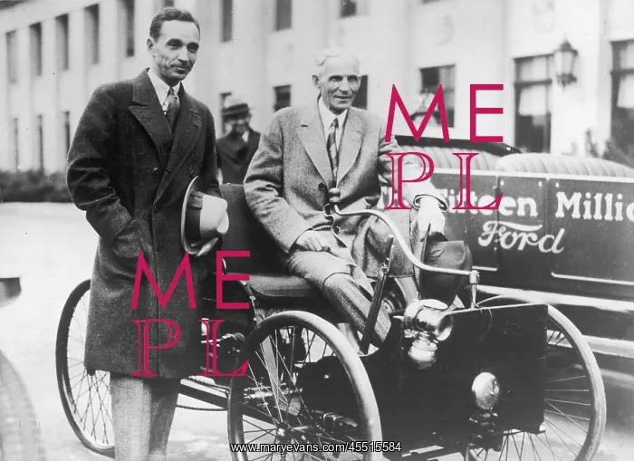 : Henry Ford with son Edsel : Henry Ford with son Edsel