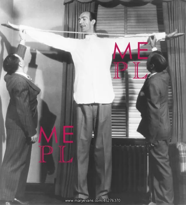 : Henry Hite, the Chicago giant, is measured for : Henry Hite, the Chicago giant, is measured for