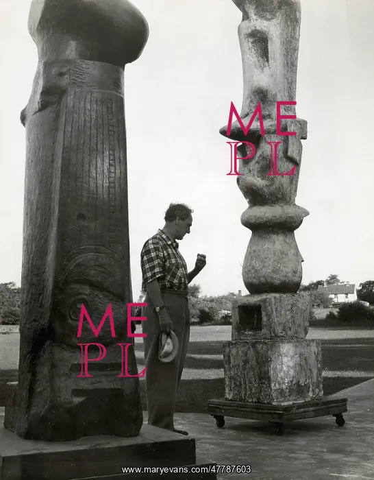  : Henry Moore