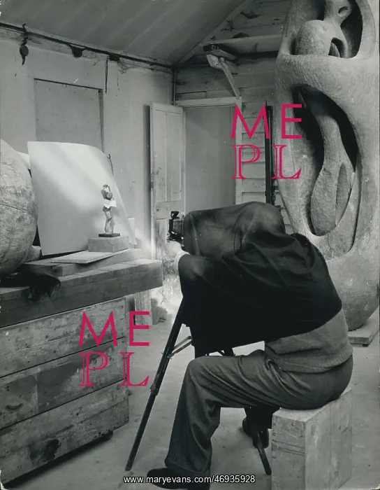 : Henry Moore, sculptor, photographing his own work : Henry Moore, sculptor, photographing his own work
