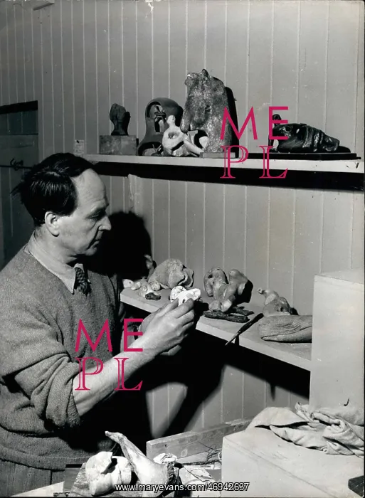 : Henry Moore, sculptor, in his studio, Perry Green : Henry Moore, sculptor, in his studio, Perry Green