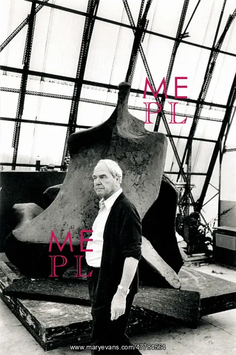 : Henry Moore with His Sculpture, 1970 : Henry Moore with His Sculpture, 1970