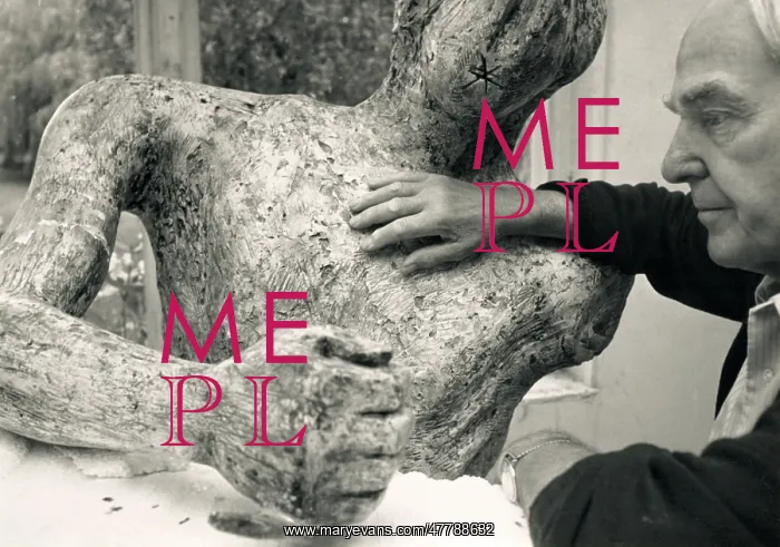 : Henry Moore with One of His Sculptures, 1970 : Henry Moore with One of His Sculptures, 1970
