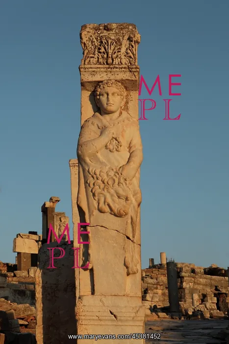 : Hercules Gate, 2nd century AD, on the East side : Hercules Gate, 2nd century AD, on the East side
