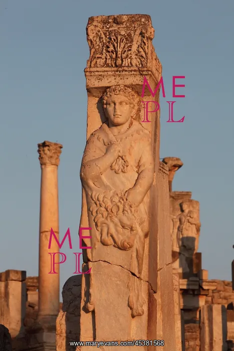 : Hercules Gate, 2nd century AD, on the East side : Hercules Gate, 2nd century AD, on the East side