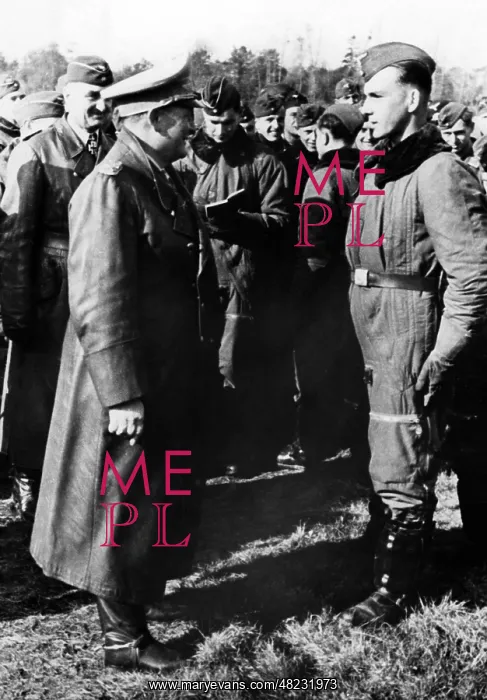 : Hermann Gnring and a German Air Force officer, 1941 : Hermann Gnring and a German Air Force officer, 1941