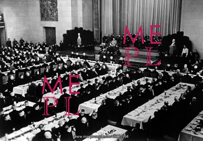 : Hermann Gnring gives a speech to mine workers, 1941 : Hermann Gnring gives a speech to mine workers, 1941