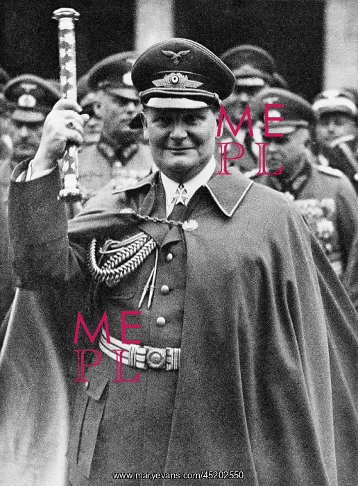 : Hermann Goering (1893-1946), holding up ? : Hermann Goering (1893-1946), holding up ?
