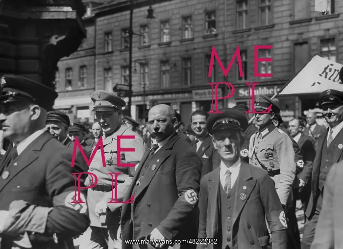 : Hermann Goering with Berlin-based workers on May 1, 1934 : Hermann Goering with Berlin-based workers on May 1, 1934