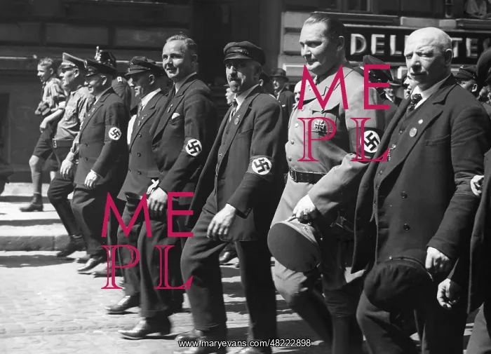 : Hermann Goering with Berlin workers on May 1, 1934 : Hermann Goering with Berlin workers on May 1, 1934