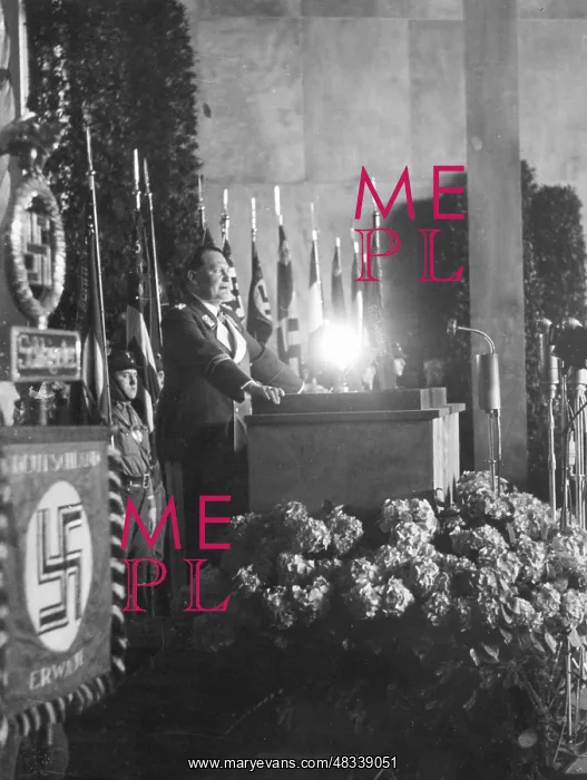 : Hermann Goering at the exhibition Schaffendes Volk, 1937 : Hermann Goering at the exhibition Schaffendes Volk, 1937