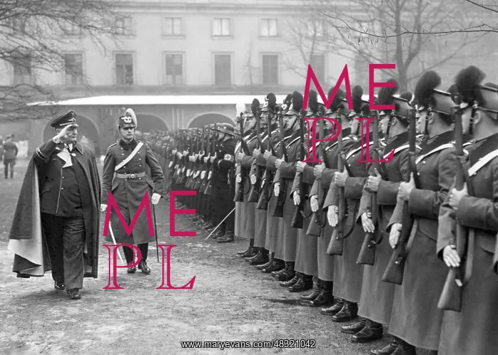 : Hermann Goering inspects a police formation : Hermann Goering inspects a police formation