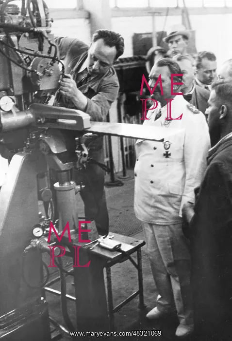 : Hermann Goering at the Junkerswerke in Dessau, 1939 : Hermann Goering at the Junkerswerke in Dessau, 1939