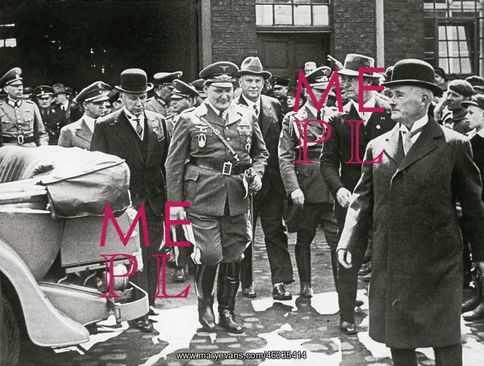 : Hermann Goering visiting the Krupp Werke : Hermann Goering visiting the Krupp Werke
